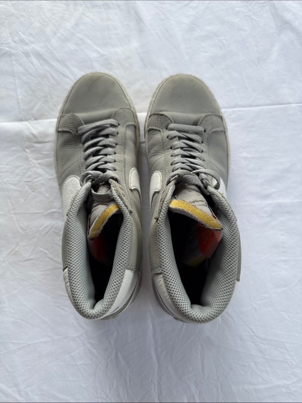 Nike Men’s Light Gray High-Top Sneakers with White Swoosh